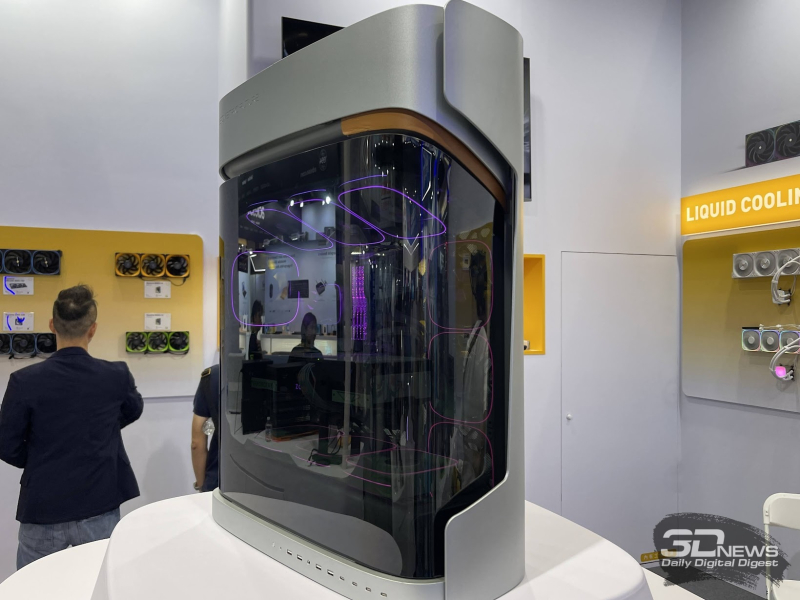 Geometric Future đã giới thiệu tại Computex 2026 những bộ máy khổng lồ, các hộp nguồn block sáng bóng và hệ thống làm mát chất lỏng mới nhất.