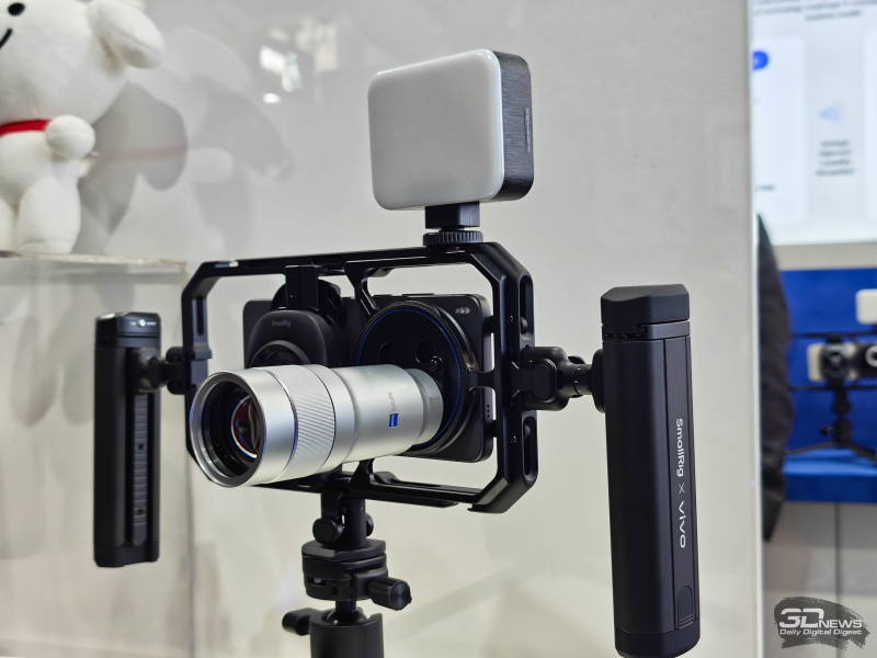 Vivo đã giới thiệu điện thoại thông minh X300 Ultra với camera mở rộng và hứa sẽ làm cho nó trở nên có sẵn ngoài Trung Quốc