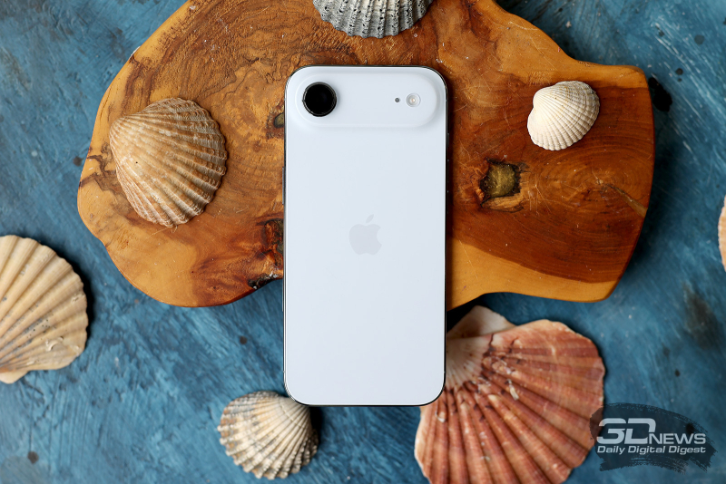 Cơ quan chức năng Brazil lại phạt Apple vì không bao gồm bộ sạc trong gói iPhone.