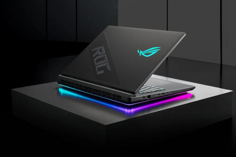 Máy tính xách tay chơi game Asus ROG Strix SCAR 18 ra mắt như một mẫu flagship tiêu biểu, tiêu thụ tới 320 W