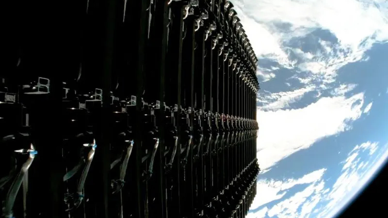 SpaceX cáo buộc Blue Origin gây nhiễu từ các ăng-ten TeraWave, có thể ảnh hưởng tới 10 triệu người dùng Starlink.