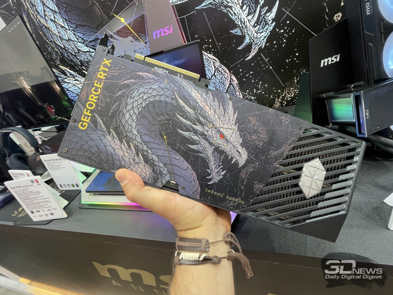 MSI đã giới thiệu GeForce RTX 5080 Suprim trong phiên bản kỷ niệm Draco Epic với con rồng lớn trên mặt sau