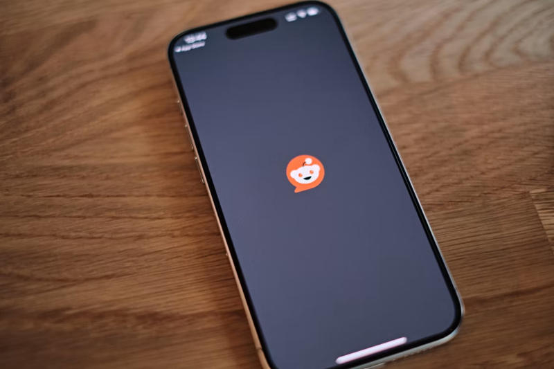 Reddit đã bị lây nhiễm spam với những thủ tục y tế đáng ngờ, được đưa vào tìm kiếm của Google AI.