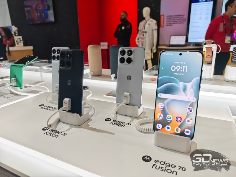 Motorola Edge 70 Fusion được trang bị màn hình cong với tần số 144 Hz và bộ vi xử lý Snapdragon 7S Gen 3