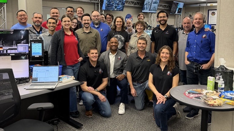 NASA đã xác định thời hạn gần nhất cho sứ mệnh có người lên Mặt Trăng là ngày 6 tháng Ba.