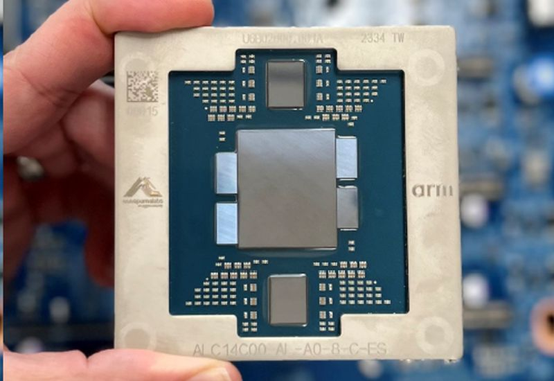Trong suốt thỏa thuận ba năm, Meta mua hàng trăm nghìn chip Amazon Graviton.