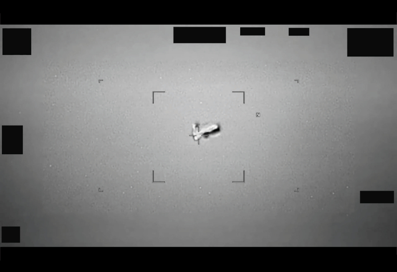Bộ Quốc phòng tiết lộ những tài liệu đầu tiên về UFO, nhưng không thể gây ấn tượng với những người hoài nghi