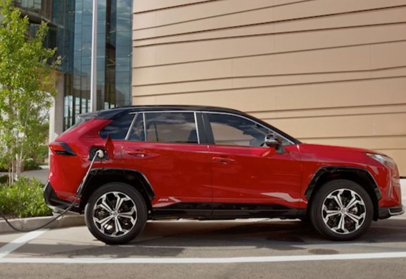 Nghiên cứu cho thấy các hybrid có khả năng sạc lại tiêu thụ nhiên liệu nhiều hơn đáng kể so với đã khai báo.