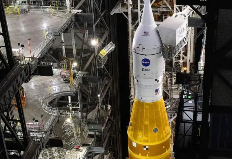 NASA đã lên lịch bắt đầu chuyến phi hành tới Mặt Trăng Artemis II vào ngày 1 tháng Tư, nhưng trong tiêu đề sử dụng trò chơi chữ «Нешуточное дело».