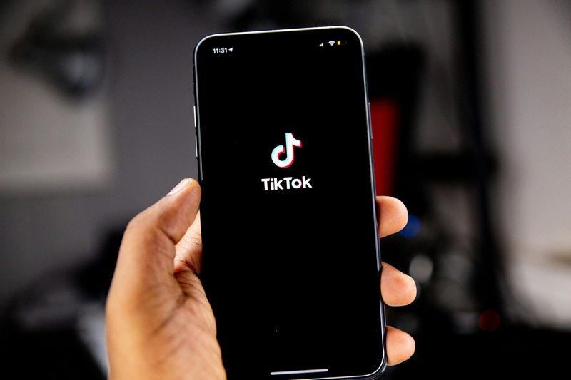 EU sẽ xử lý TikTok và Instagram vì thiết kế “phụ thuộc” của chúng.