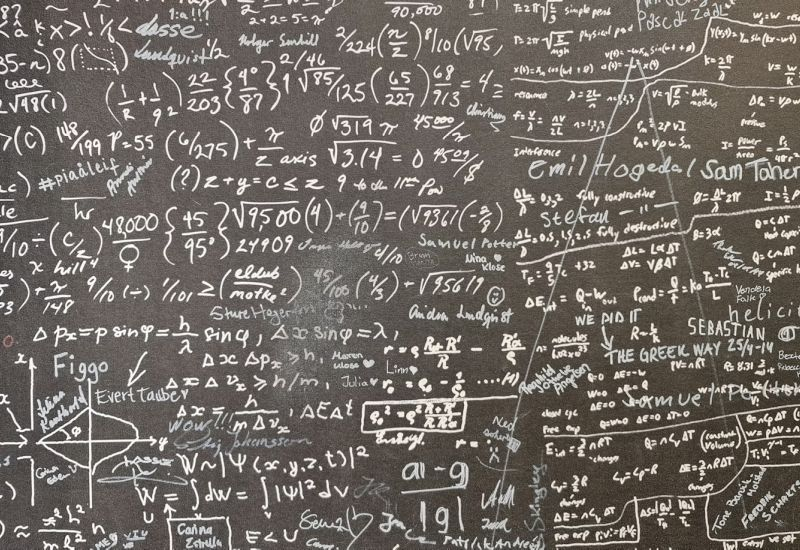 Từ phân tích mèo đến các định lý của Erdős: trí tuệ nhân tạo ngày càng thường xuyên tấn công những đỉnh cao của toán học