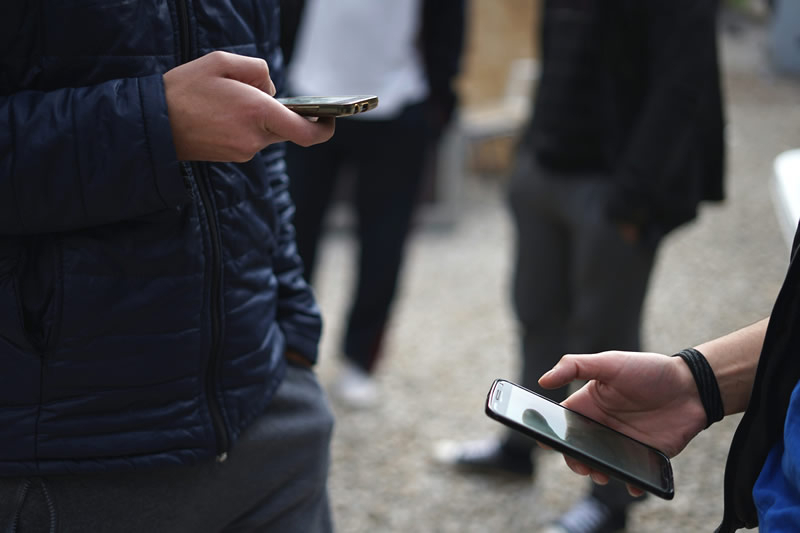 Phần lớn những thanh niên Úc vẫn tiếp tục sử dụng mạng xã hội, mặc dù có hạn chế.