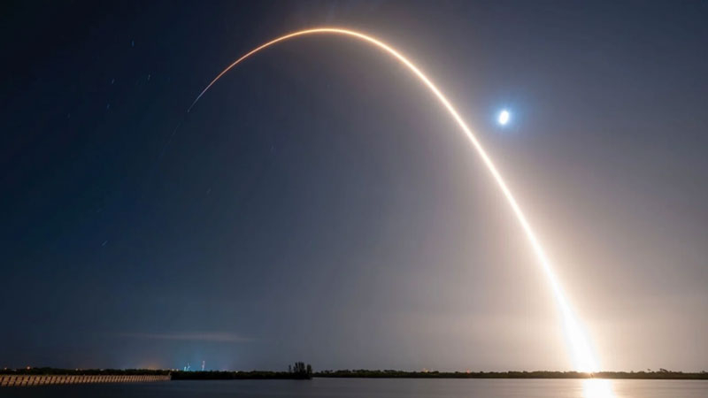SpaceX cáo buộc việc phát hành các vệ tinh cạnh tranh của Amazon Leo làm tăng nguy cơ va chạm.
