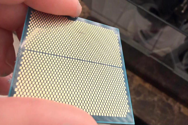 Cập nhật BIOS đã không có tác dụng: Ryzen 7 9800X3D vẫn tiếp tục gặp sự cố trên bo mạch chủ ASRock